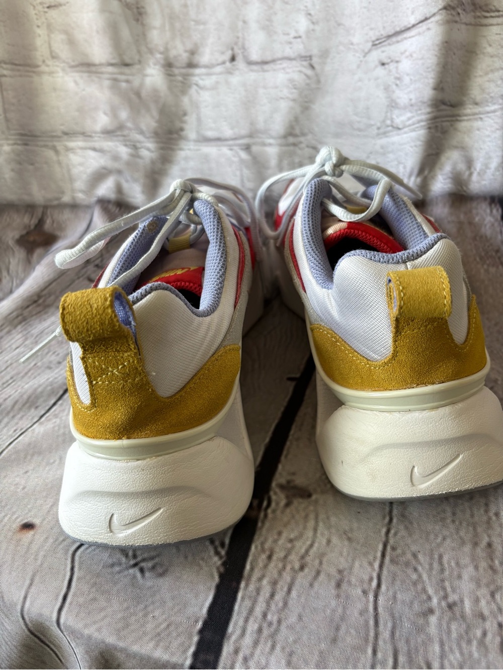 Nike Women’s RYZ 365 Red Topaz Gold CW5590-100 Sz 9.5 Athletic Sneakers Shoe - Picture 7 of 13